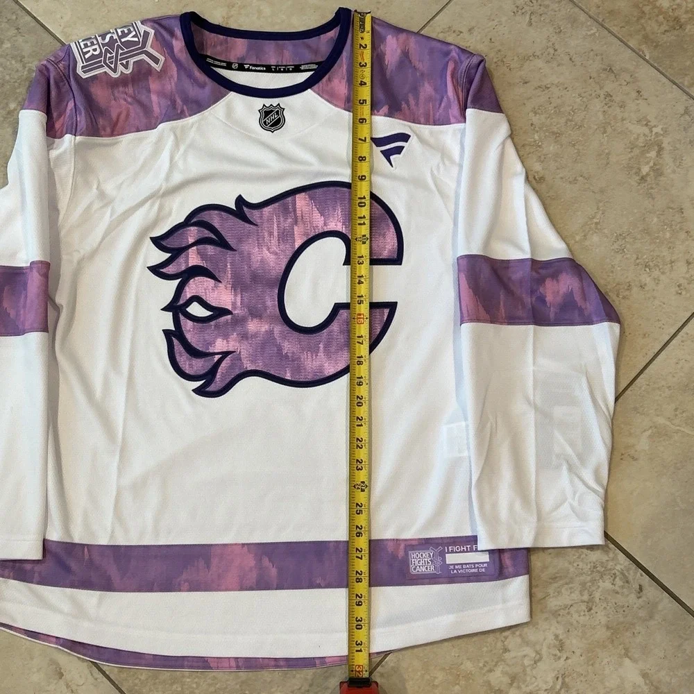 Calgary Flames Fanatics Hockey Fights Cancer‎ Practice Jersey Mens L White Pink